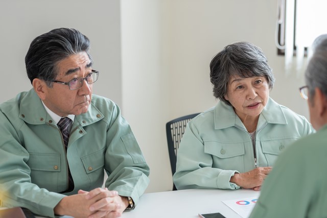 70歳　65歳　就業　高齢者雇用確保措置
定年　定年制　再雇用制度　勤務延長制度
　労務管理